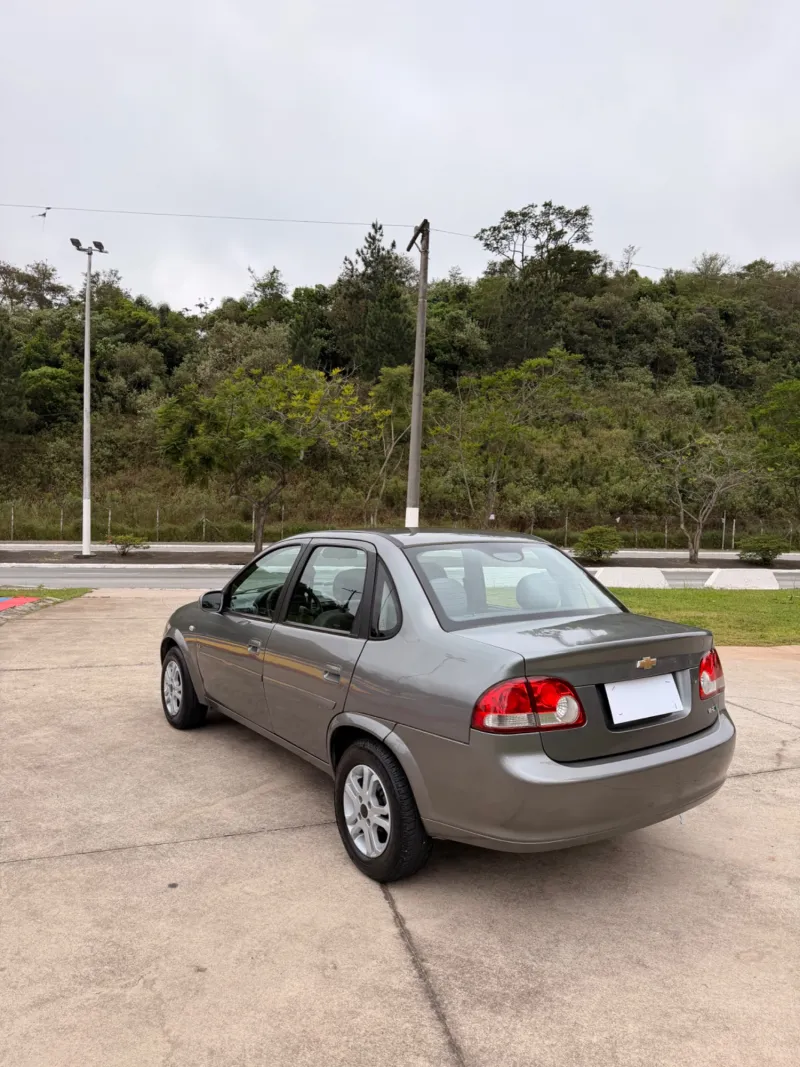 Chevrolet Classic 1.0 LS 2010/2011 - foto 2