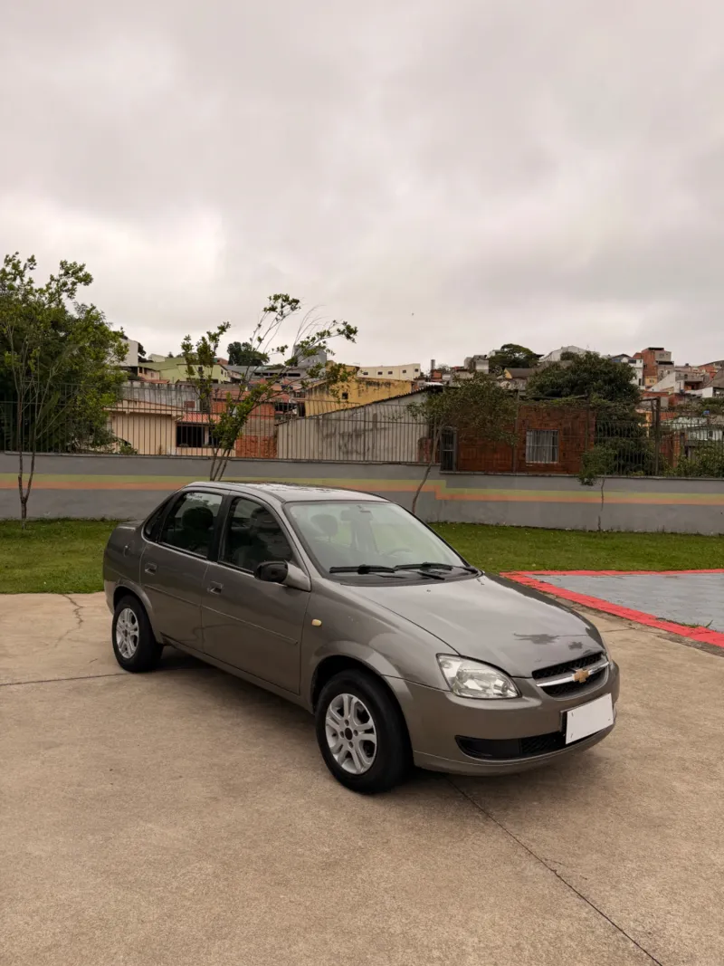 Chevrolet Classic 1.0 LS 2010/2011 - foto 5
